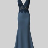 Gömme Silüetli, Dantel Detaylı ve Saten Etekli Zarif Kolsuz Gece Elbisesi