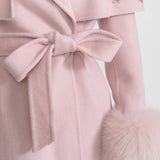 Pembe Tilki Kürklü ve Pelerin Detaylı İşlemeli Yün Kaban