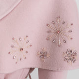 Pembe Tilki Kürklü ve Pelerin Detaylı İşlemeli Yün Kaban